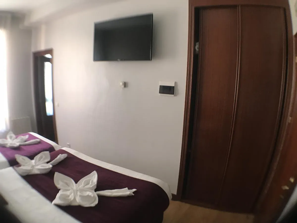 Pension La Salve Bilbao 2*,